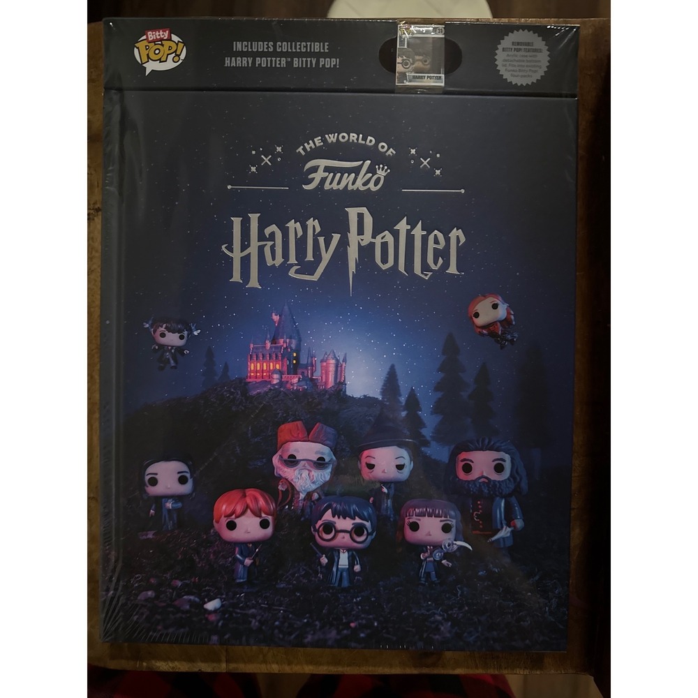 Funko Harry Potter The World of Funko Book with Exclusive Bitty Pop Figure 31